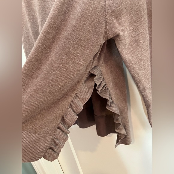 Zara Tan Ruffle Side-Slit Raglan Long Sleeve Sweater. Size M - Picture 3 of 4